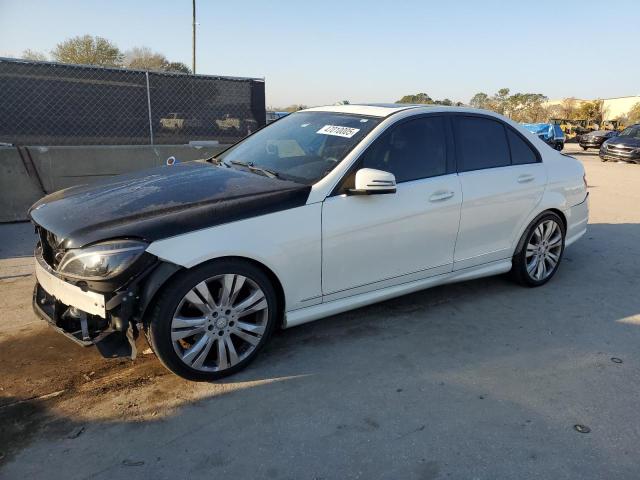 2011 MERCEDES-BENZ C 300, 
