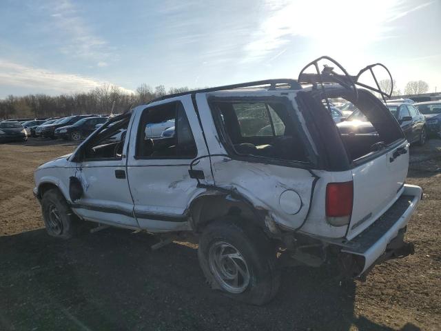 1GNDT13W2VK217549 - 1997 CHEVROLET BLAZER WHITE photo 2