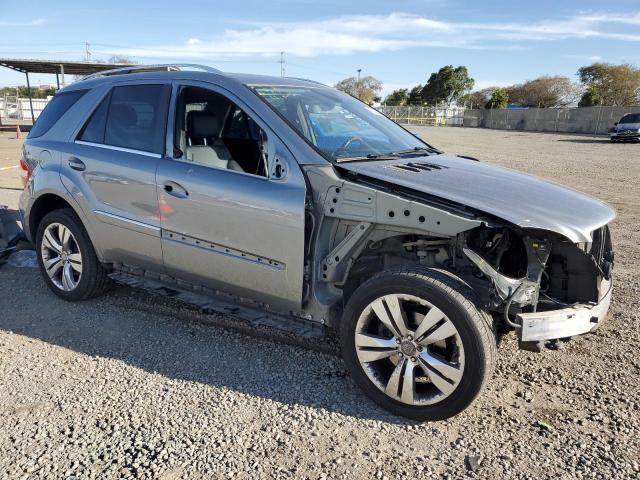 4JGBB8GB1AA605340 - 2010 MERCEDES-BENZ ML 350 4MATIC SILVER photo 4