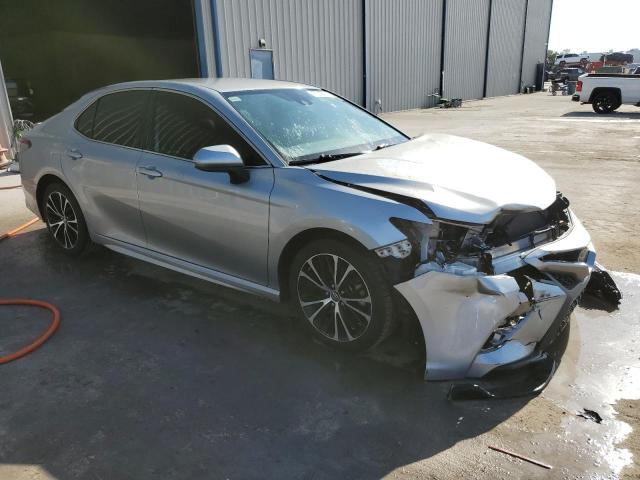 4T1B11HK4KU280417 - 2019 TOYOTA CAMRY L SILVER photo 4