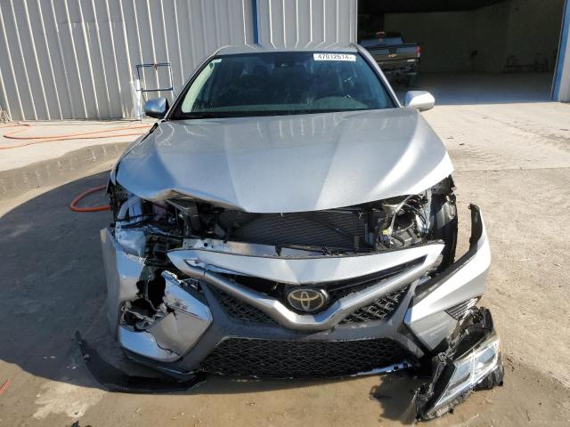 4T1B11HK4KU280417 - 2019 TOYOTA CAMRY L SILVER photo 5