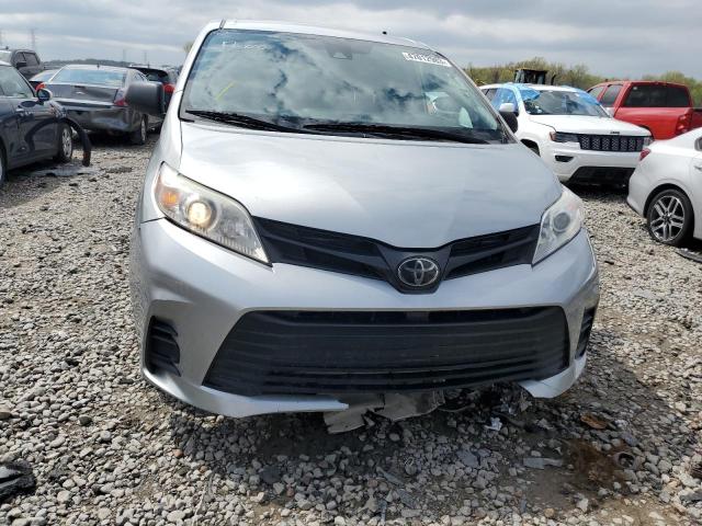 5TDZZ3DC9LS031509 - 2020 TOYOTA SIENNA L SILVER photo 5