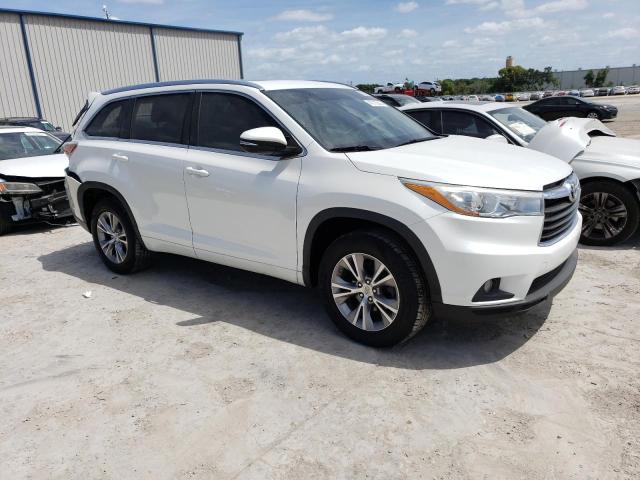 5TDKKRFHXFS103498 - 2015 TOYOTA HIGHLANDER XLE WHITE photo 4