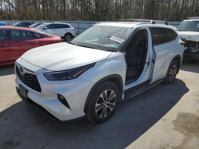 5TDHZRBHXNS189115 - 2022 TOYOTA HIGHLANDER XLE WHITE photo 1