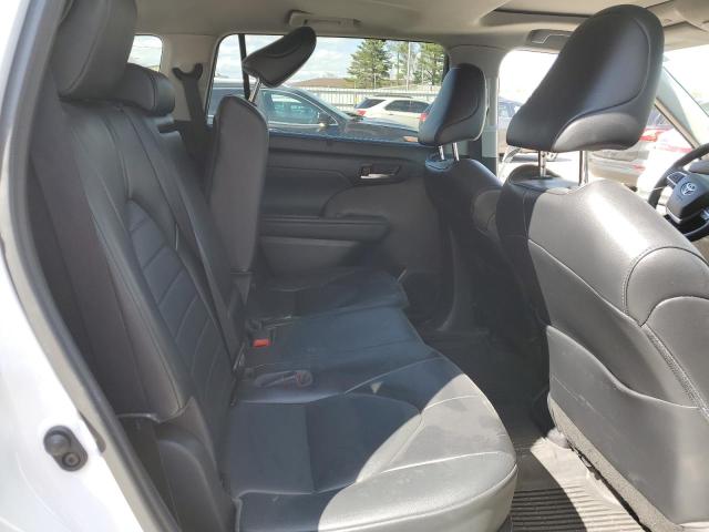 5TDHZRBHXNS189115 - 2022 TOYOTA HIGHLANDER XLE WHITE photo 11
