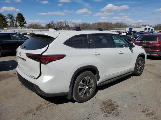 5TDHZRBHXNS189115 - 2022 TOYOTA HIGHLANDER XLE WHITE photo 3