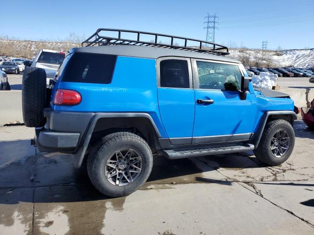 JTEBU11F570043552 - 2007 TOYOTA FJ CRUISER BLUE photo 3