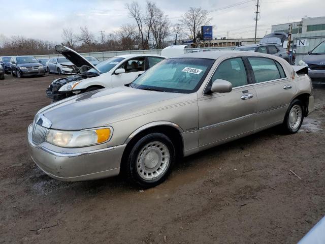 1LNHM81W81Y700002 - 2001 LINCOLN TOWN CAR EXECUTIVE Braun Foto 1