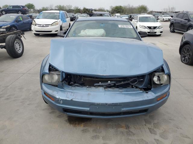 1ZVFT80N965131870 - 2006 FORD MUSTANG BLUE photo 5