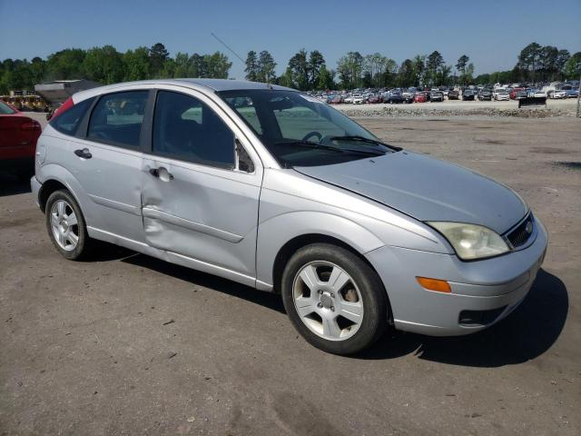 3FAFP37N35R138962 - 2005 FORD FOCUS ZX5 SILVER photo 4