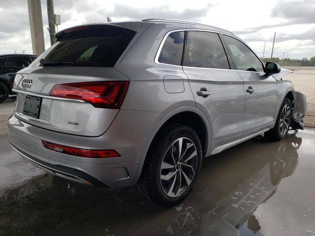 WA1AAAFYXM2075782 - 2021 AUDI Q5 PREMIUM SILVER photo 4