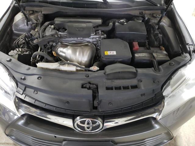 4T1BF1FK0HU311076 - 2017 TOYOTA CAMRY LE GRAY photo 11