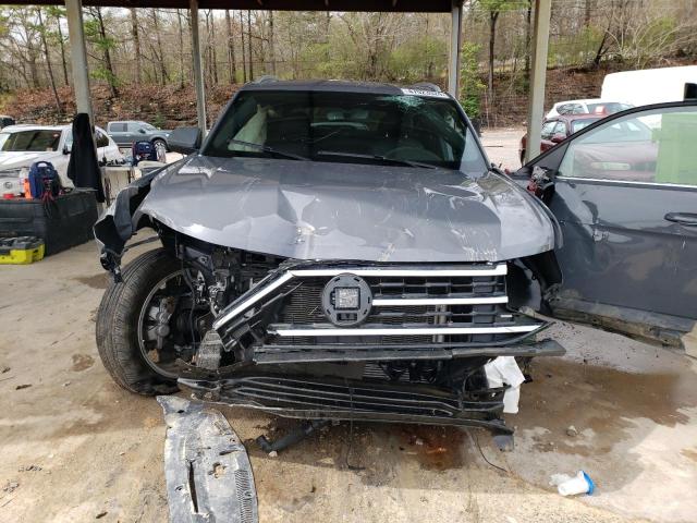 1V2JE2CAXNC223513 - 2022 VOLKSWAGEN ATLAS CROS SE Серый фото 5