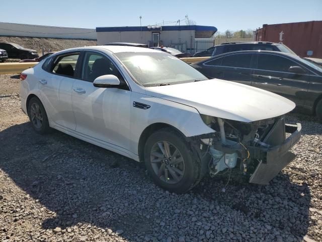 5XXGT4L37LG413961 - 2020 KIA OPTIMA LX WHITE photo 4