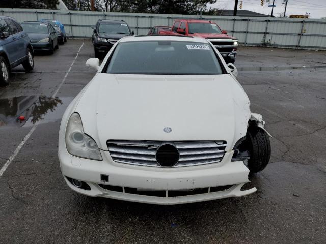 WDDDJ75X56A038636 - 2006 MERCEDES-BENZ CLS 500C WHITE photo 5