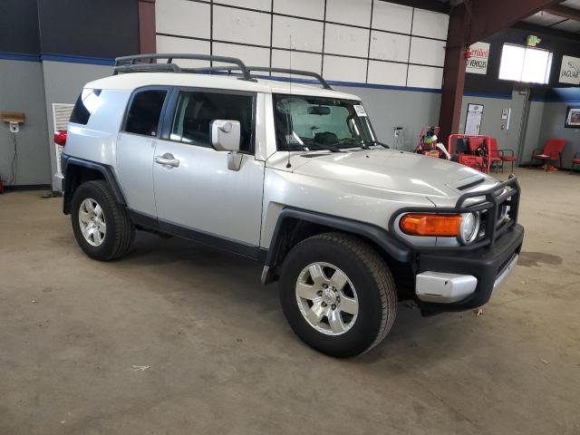 JTEBU11F370012851 - 2007 TOYOTA FJ CRUISER SILVER photo 4