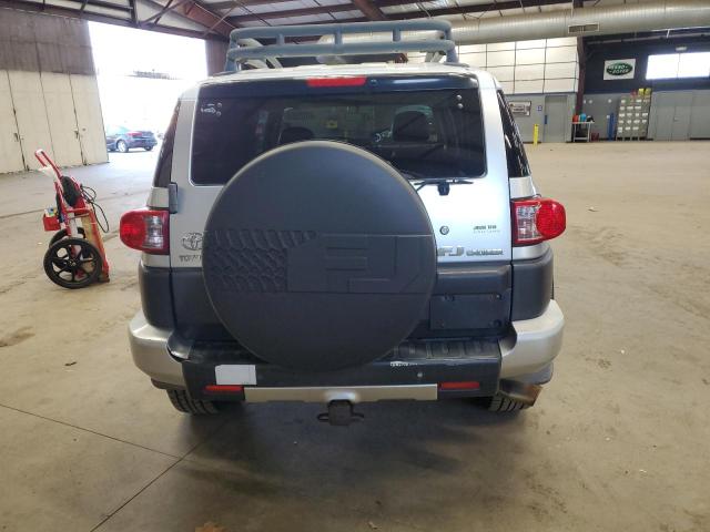 JTEBU11F370012851 - 2007 TOYOTA FJ CRUISER SILVER photo 6