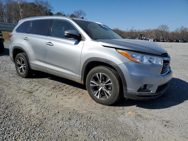 5TDKKRFH4GS501145 - 2016 TOYOTA HIGHLANDER XLE 银色 照片 4