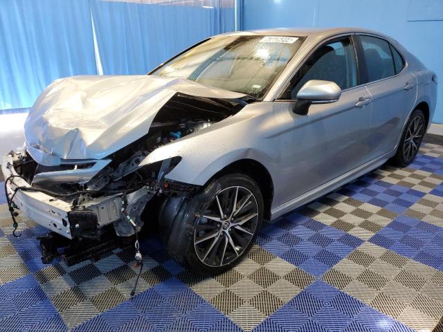 4T1G11AK6PU737123 - 2023 TOYOTA CAMRY SE NIGHT SHADE SILVER photo 1