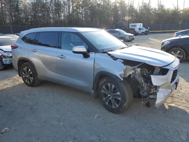 5TDHZRBH1LS502419 - 2020 TOYOTA HIGHLANDER XLE SILVER photo 4