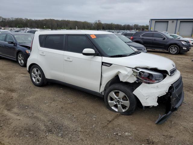 KNDJN2A29K7009453 - 2019 KIA SOUL WHITE photo 4