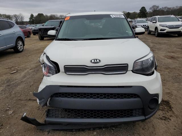 KNDJN2A29K7009453 - 2019 KIA SOUL WHITE photo 5