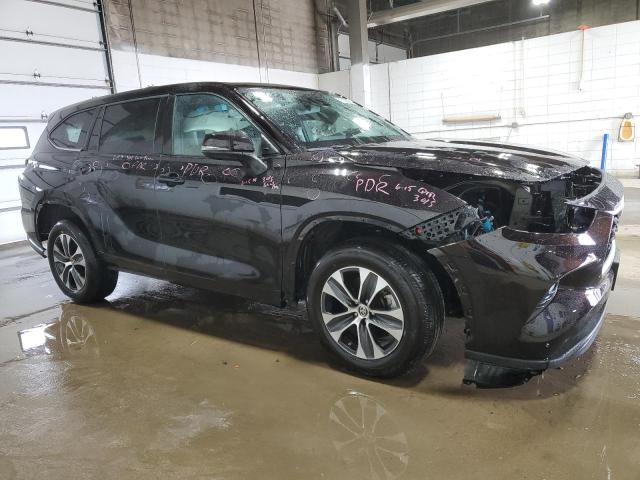 5TDGZRBH8LS019702 - 2020 TOYOTA HIGHLANDER XLE BROWN photo 4