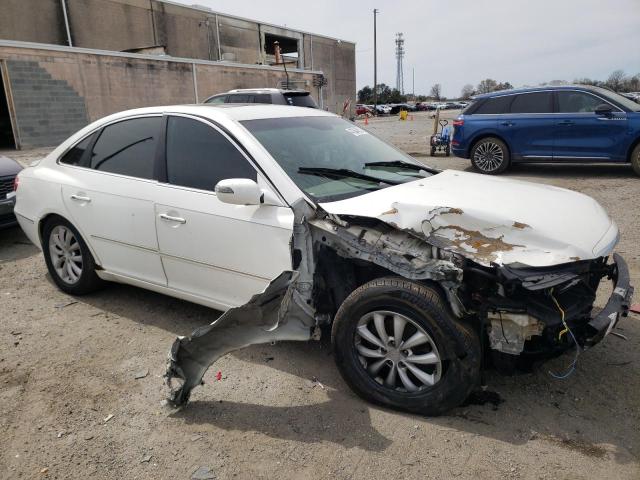 KMHFC46F28A262821 - 2008 HYUNDAI AZERA SE WHITE photo 4