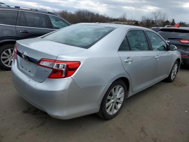 4T4BF1FK3CR253673 - 2012 TOYOTA CAMRY BASE SILVER photo 3