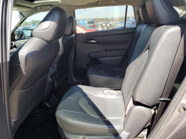 5TDGZRAH2NS097543 - 2022 TOYOTA HIGHLANDER XLE GRAY photo 11