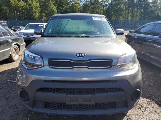 KNDJN2A25J7544486 - 2018 KIA SOUL GRAY photo 5