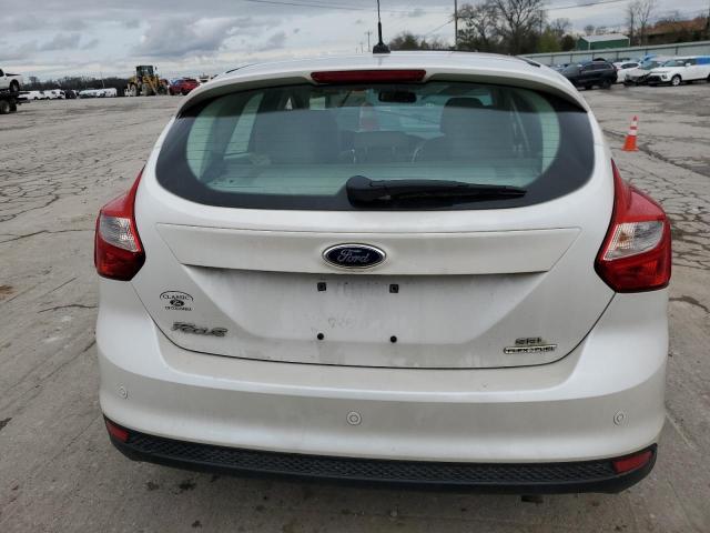 1FAHP3M25CL413746 - 2012 FORD FOCUS SEL WHITE photo 6