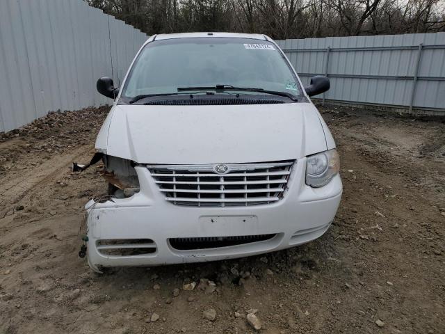 2A4GP44R56R846630 - 2006 CHRYSLER TOWN & COU LX WHITE photo 5