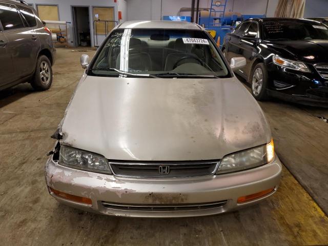 1HGCD5686VA185637 - 1997 HONDA ACCORD VALUE CREAM photo 5