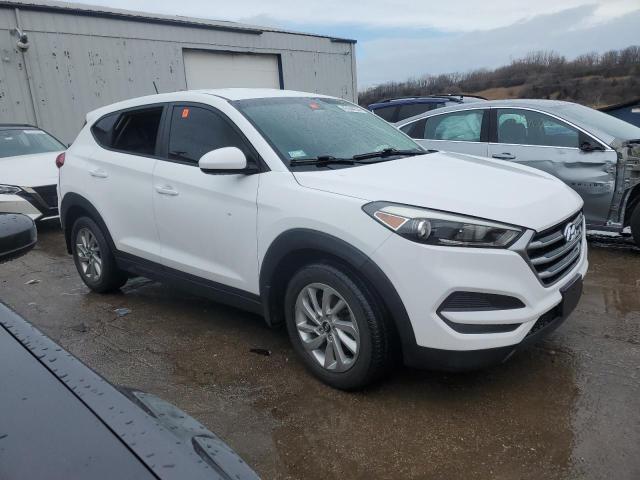 KM8J23A49HU501468 - 2017 HYUNDAI TUCSON SE WHITE photo 4