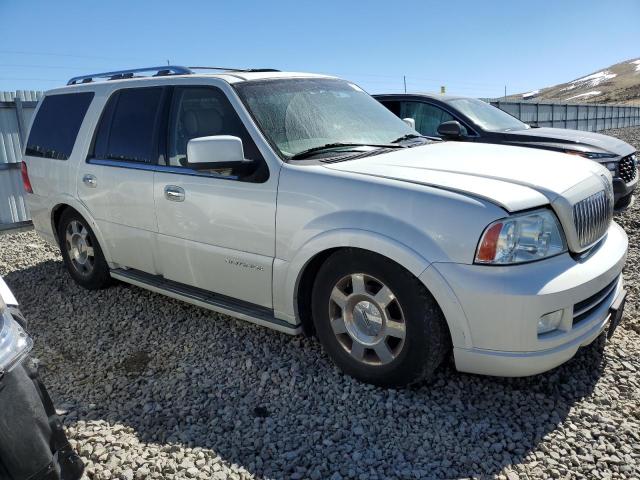 5LMFU28526LJ06427 - 2006 LINCOLN NAVIGATOR WHITE photo 4