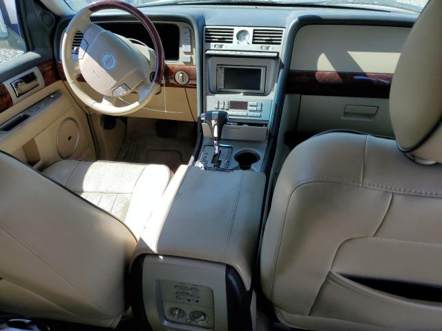 5LMFU28526LJ06427 - 2006 LINCOLN NAVIGATOR თეთრი ფოტო 8