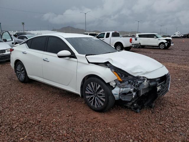 1N4BL4DV3PN401767 - 2023 NISSAN ALTIMA SV WHITE photo 4