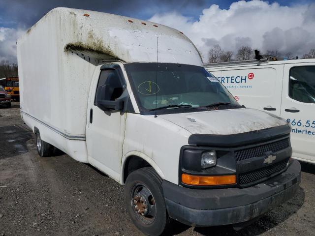 1GBJG31U031104364 - 2003 CHEVROLET EXPRESS G3 WHITE photo 4