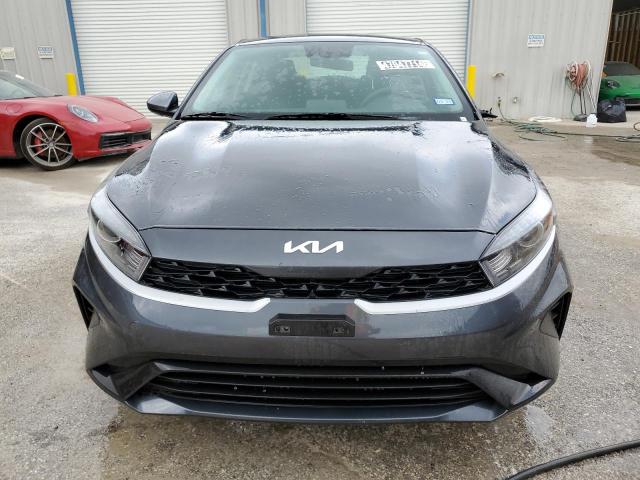 3KPF24AD5PE622088 - 2023 KIA FORTE LX GRAY photo 5