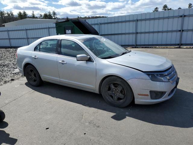 3FAHP0HA9BR326805 - 2011 FORD FUSION SE SILVER photo 4