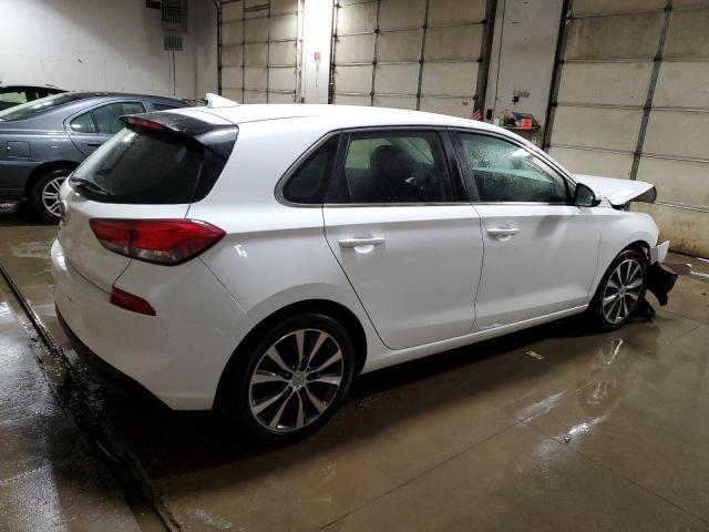 KMHH35LE2KU095005 - 2019 HYUNDAI ELANTRA GT WHITE photo 3