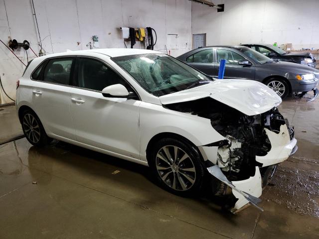 KMHH35LE2KU095005 - 2019 HYUNDAI ELANTRA GT WHITE photo 4