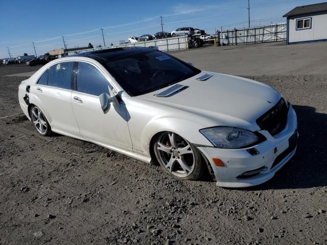 WDDNG9EB7DA527300 - 2013 MERCEDES-BENZ S 550 4MATIC WHITE photo 4