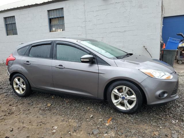 1FADP3K21EL457344 - 2014 FORD FOCUS SE GRAY photo 4