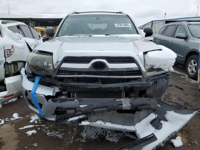 JTEBU14R070123606 - 2007 TOYOTA 4RUNNER SR5 SILVER photo 5