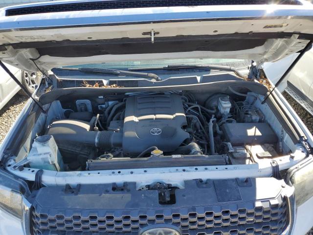 5TFRM5F1XJX123399 - 2018 TOYOTA TUNDRA DOUBLE CAB SR/SR5 WHITE photo 11