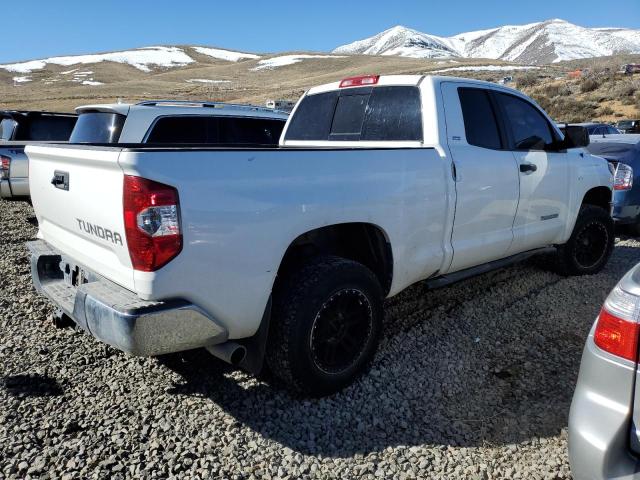 5TFRM5F1XJX123399 - 2018 TOYOTA TUNDRA DOUBLE CAB SR/SR5 WHITE photo 3