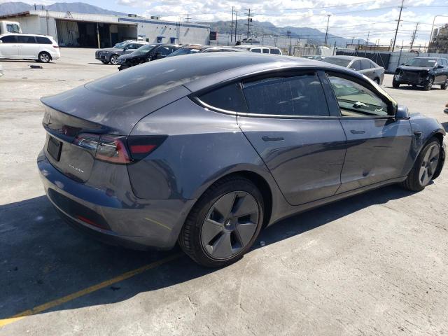 5YJ3E1EB6NF114611 - 2022 TESLA MODEL 3 GRAY photo 3