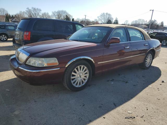 2003 LINCOLN TOWN CAR EXECUTIVE, 